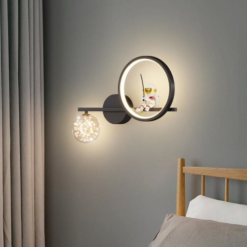 Geometric LED Astronaut Wall Lamp