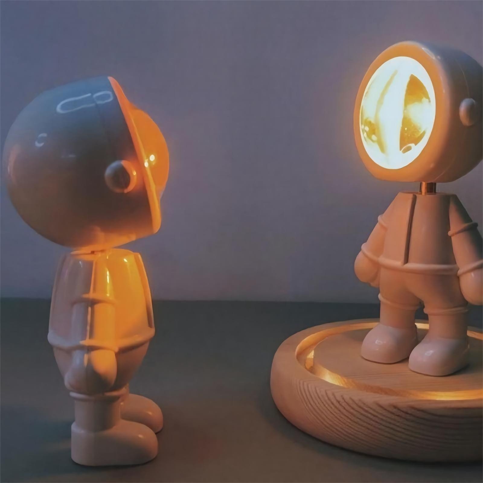 Astronaut Sunset Table lamp