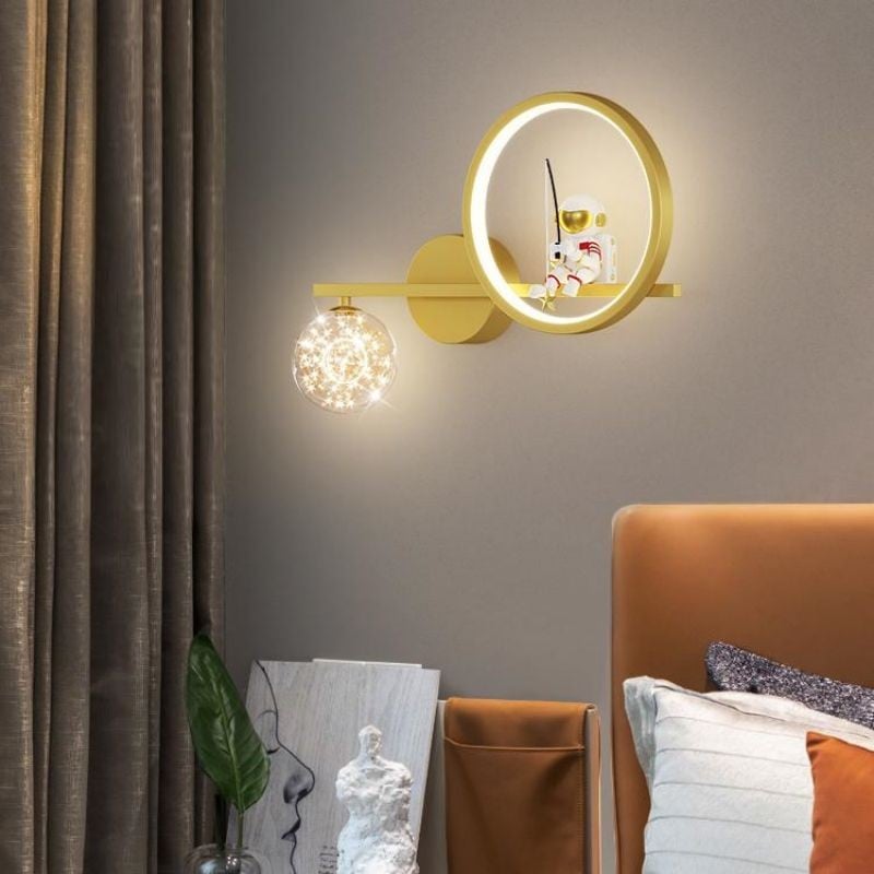 Geometric LED Astronaut Wall Lamp