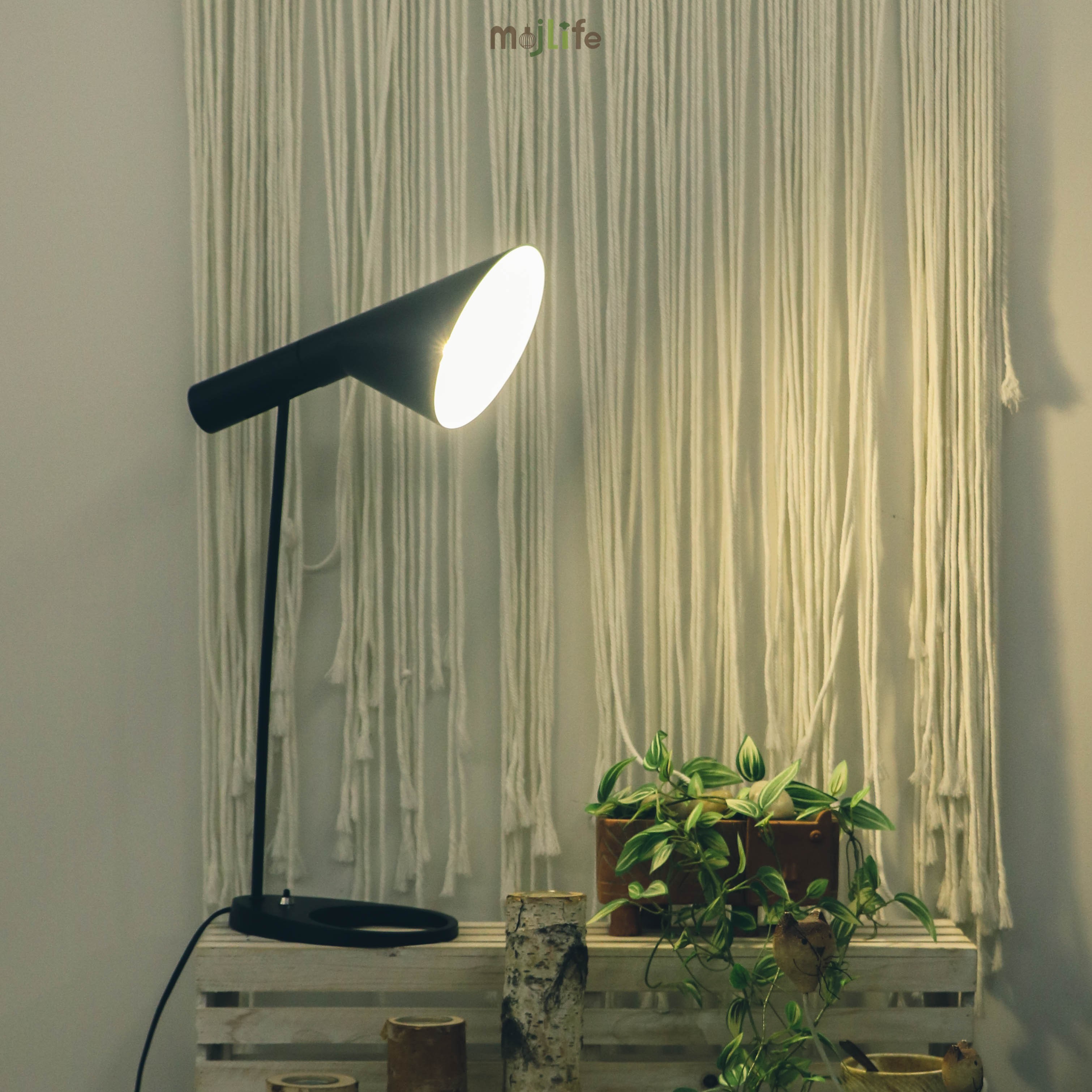 Classic Directional Asymmetrical Metal Table Lamp