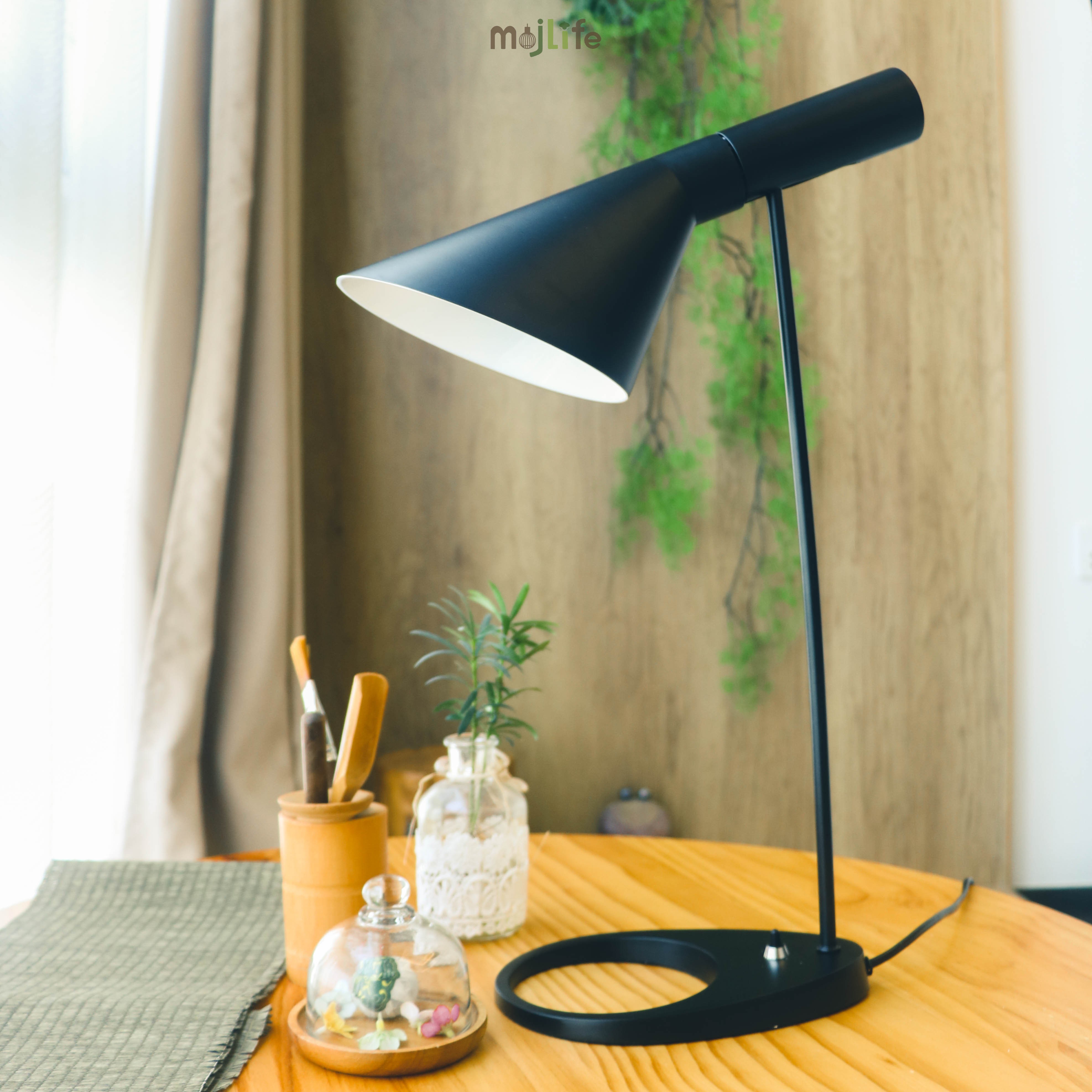 Classic Directional Asymmetrical Metal Table Lamp