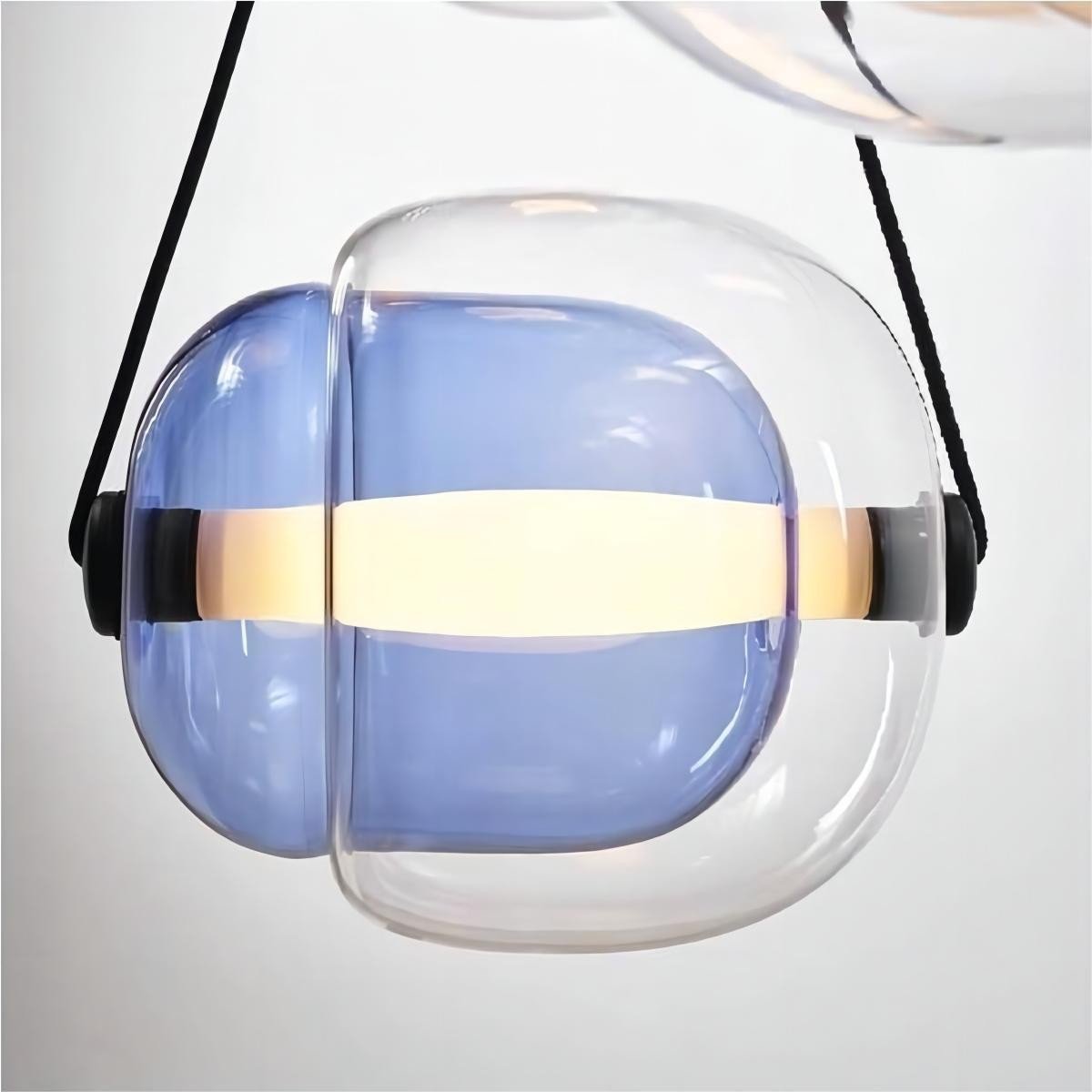 Capsula pendant lamp