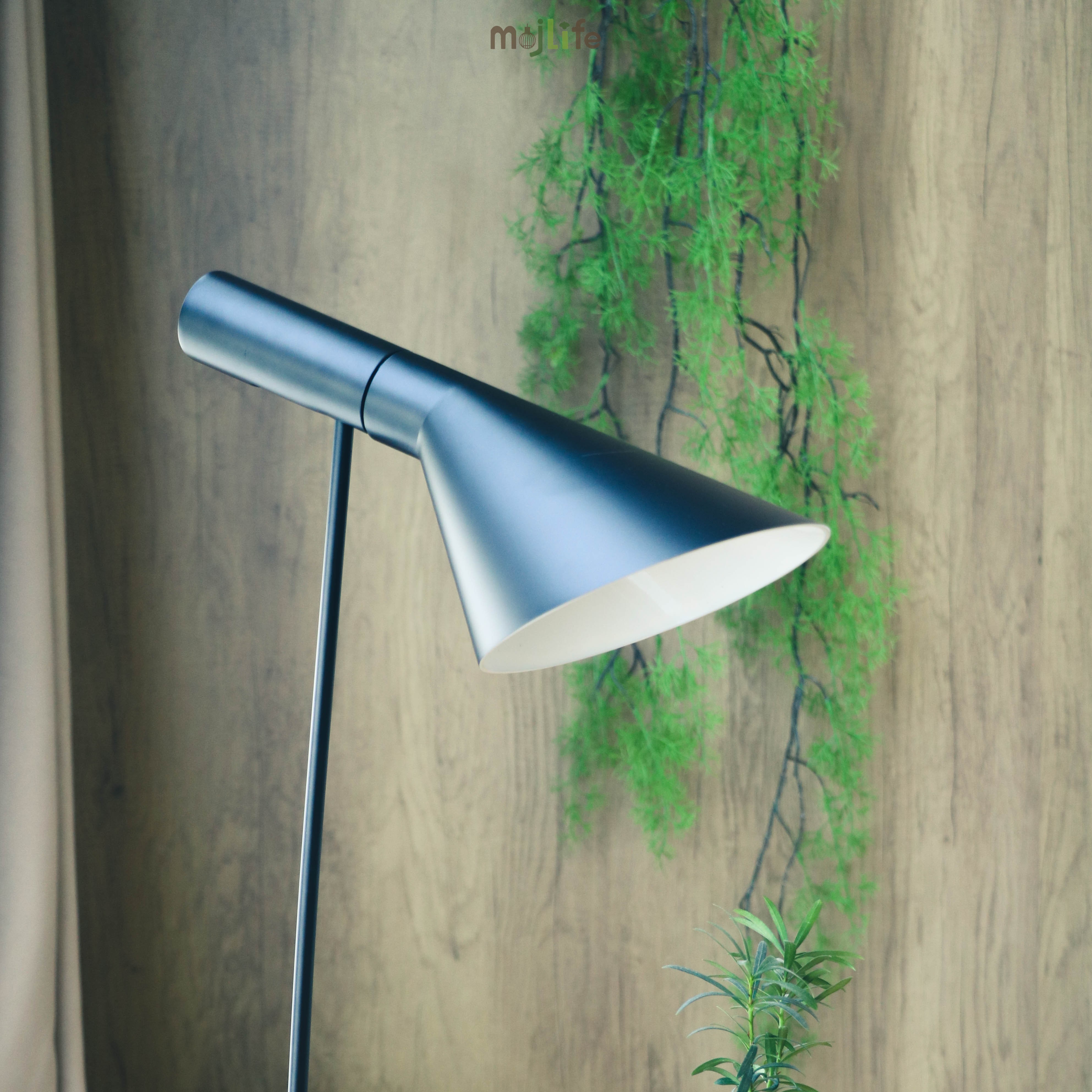 Classic Directional Asymmetrical Metal Table Lamp