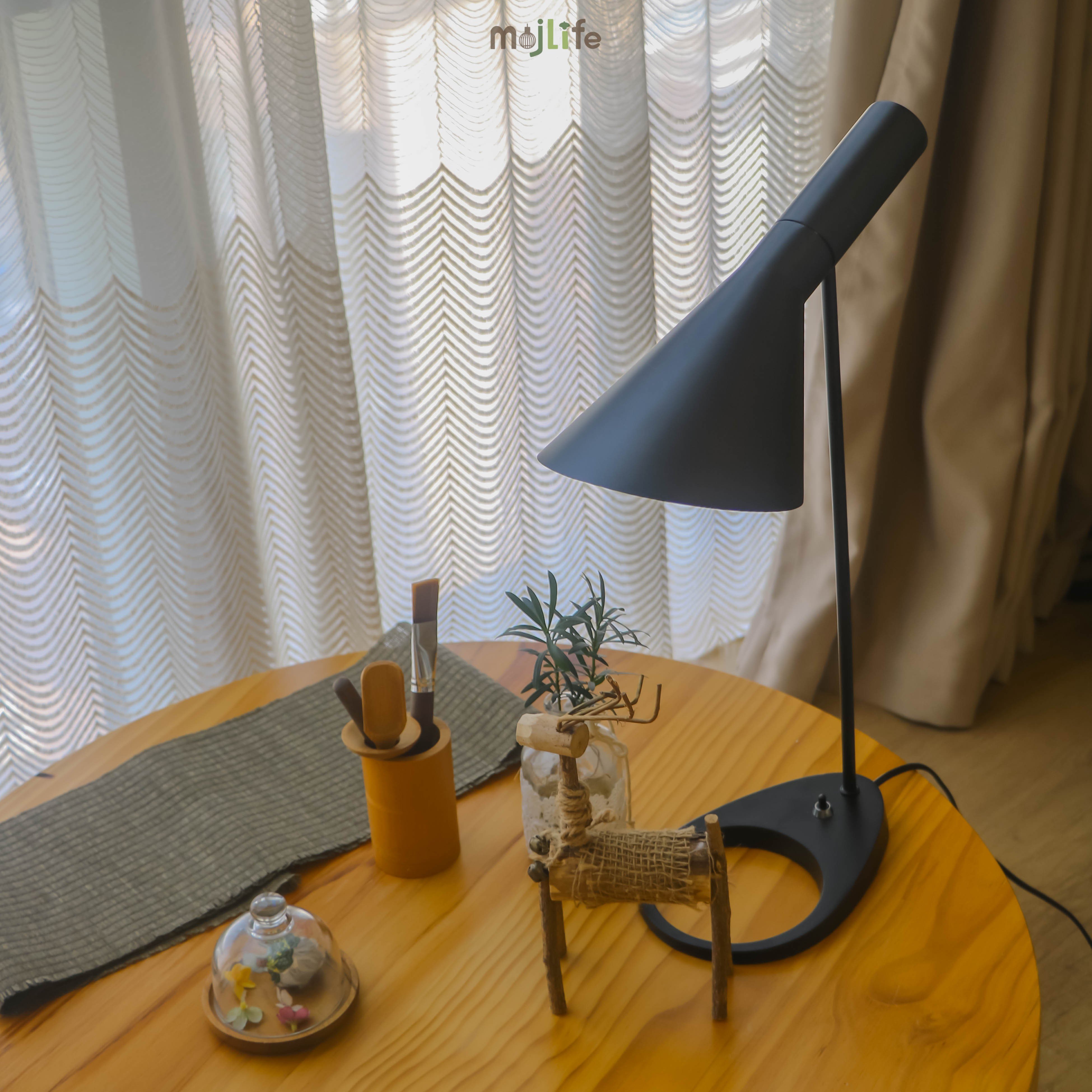 Classic Directional Asymmetrical Metal Table Lamp