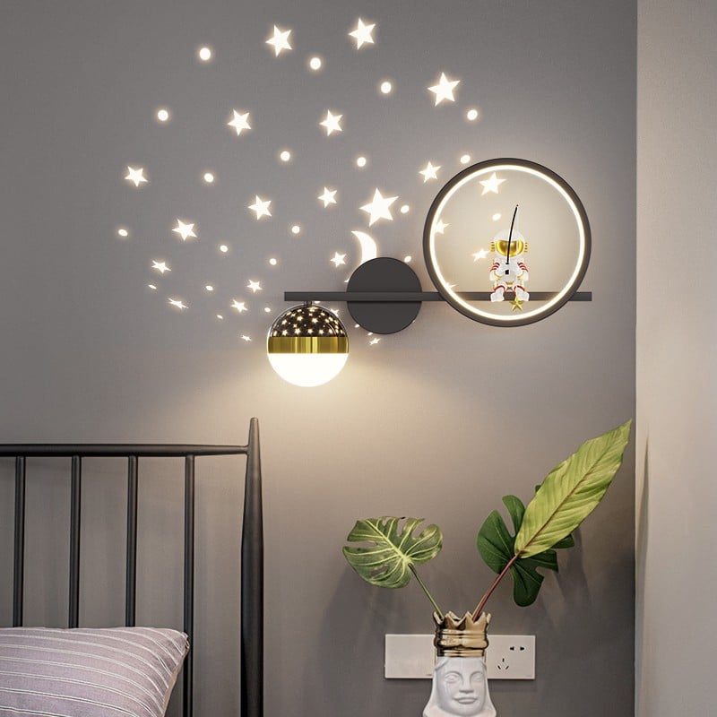 Geometric LED Astronaut Wall Lamp