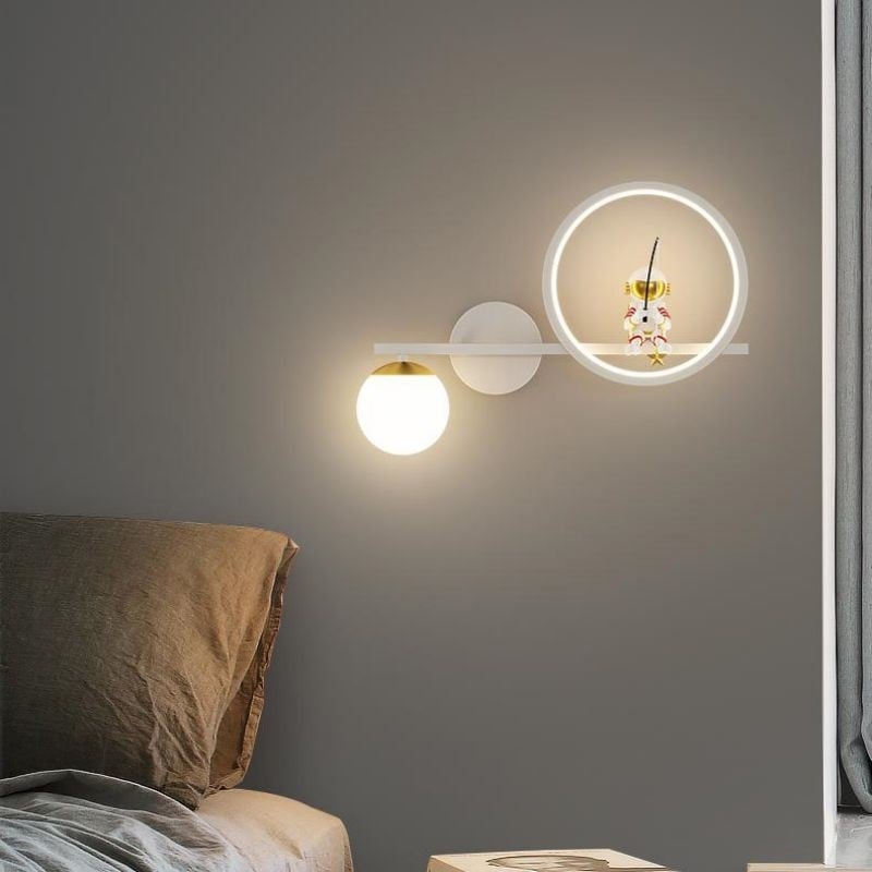 Geometric LED Astronaut Wall Lamp