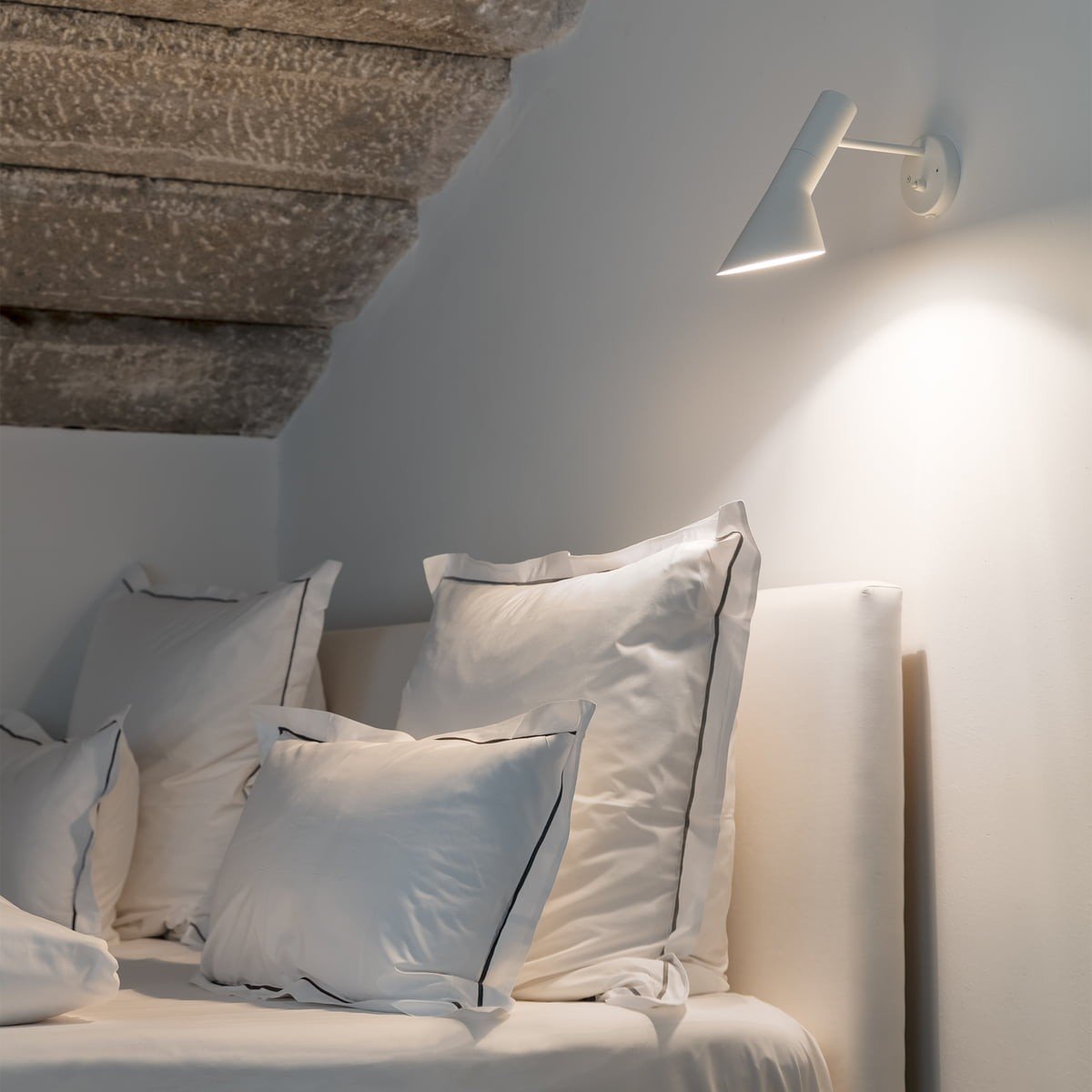 Classic Asymmetrical Metal Wall Lamp