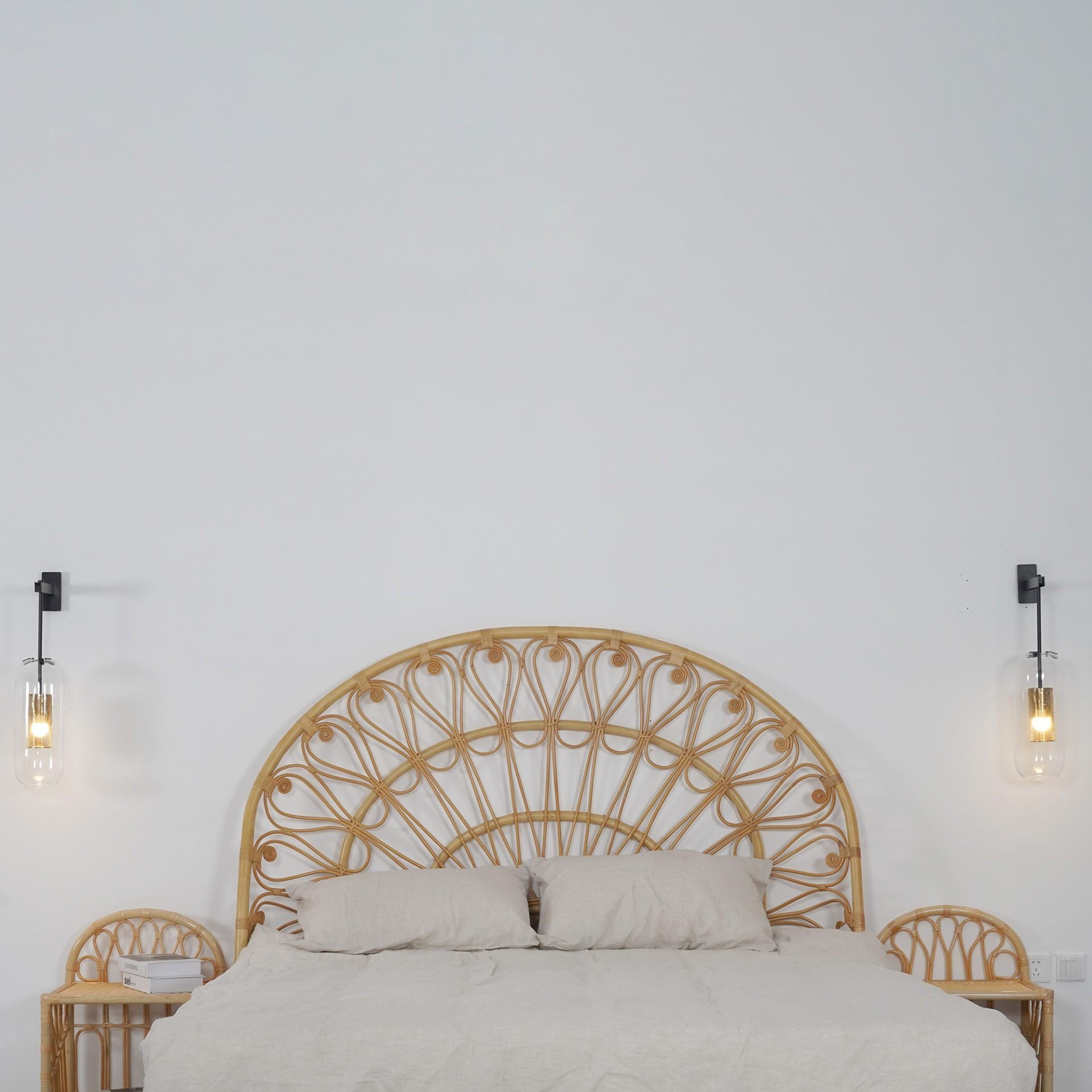 Vadim Wall Lamp